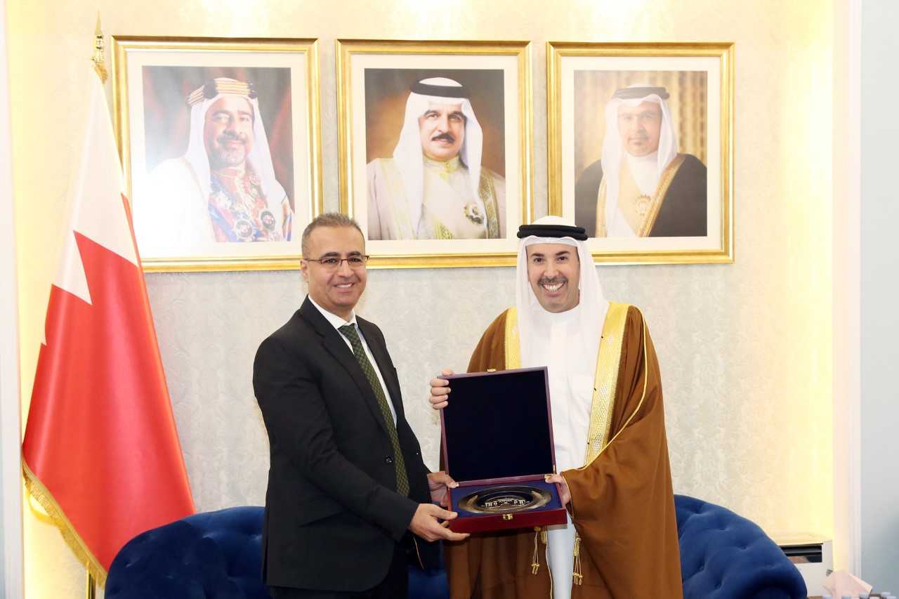 محافظ العاصمة يكّرم الفائزين في مسابقة أجمل تزيين للمباني الحكومية<